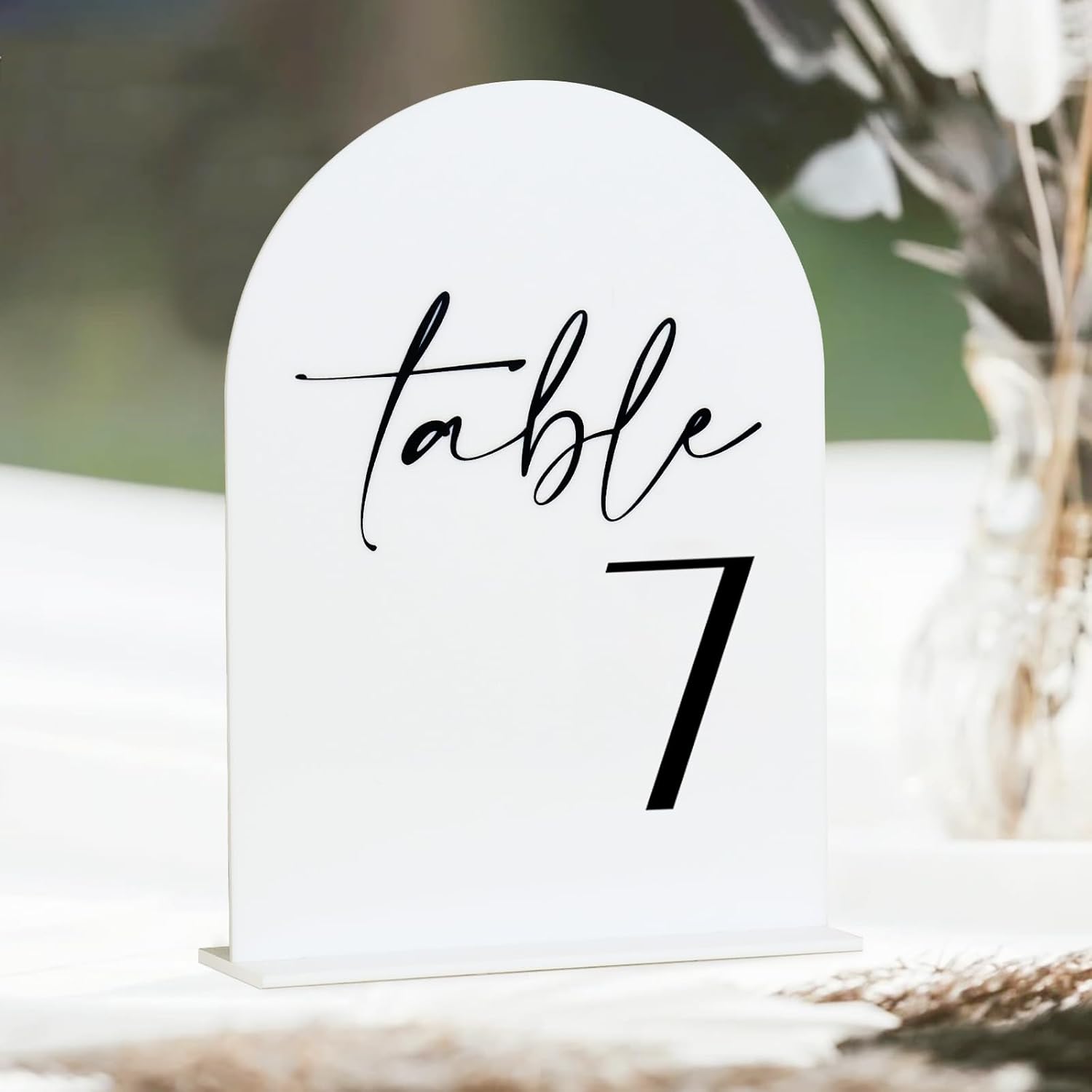 Mesa de boda de arco blanco números 1-15 con soportes, letreros y soportes acrílicos arqueados de 5 x 7 pulgadas, números de mesa de arco blanco
