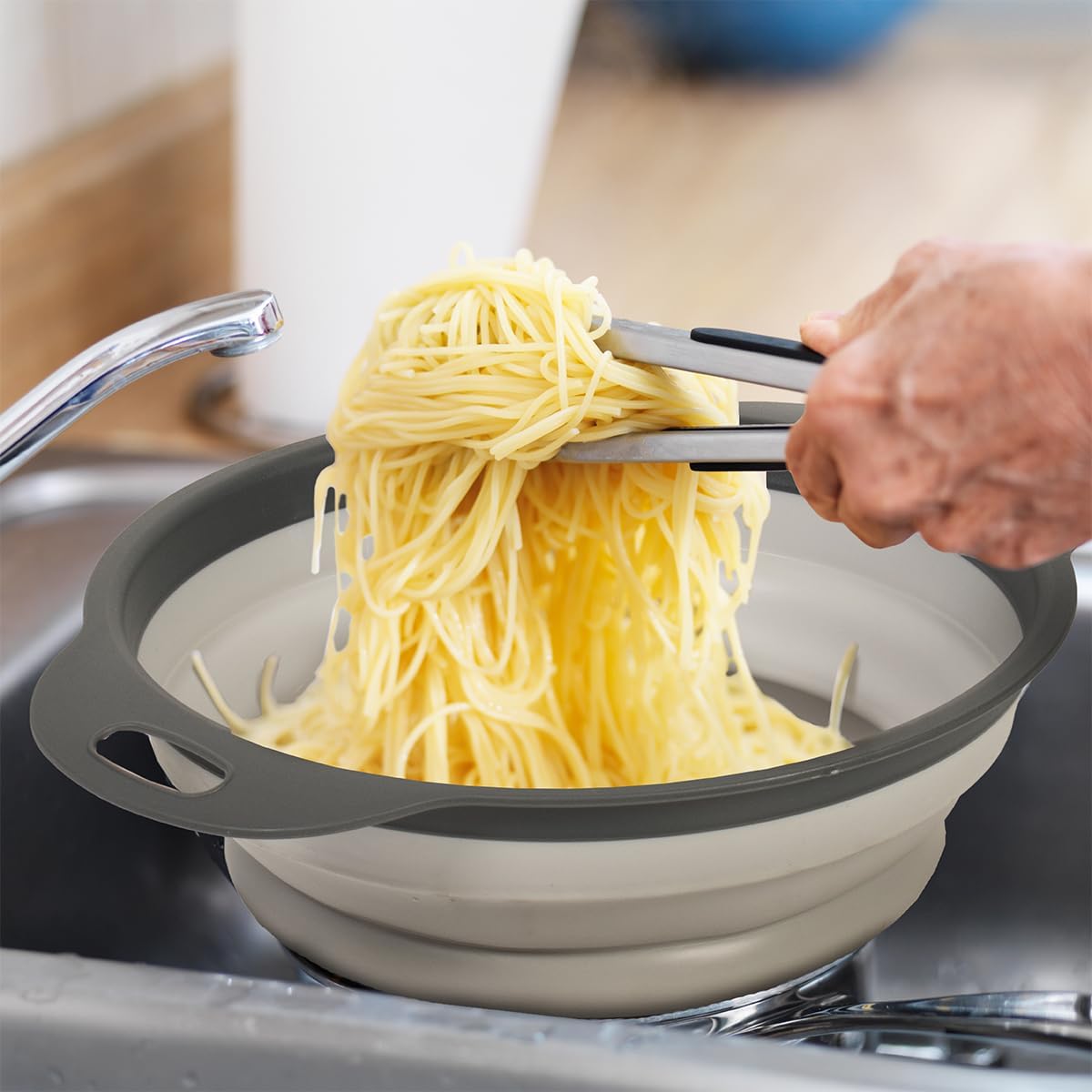 Glad Colador plegable  2L  Pequeño escurridor de pasta para cocina, verduras y frutas  Cesta de drenaje plegable de plástico redonda para un fácil