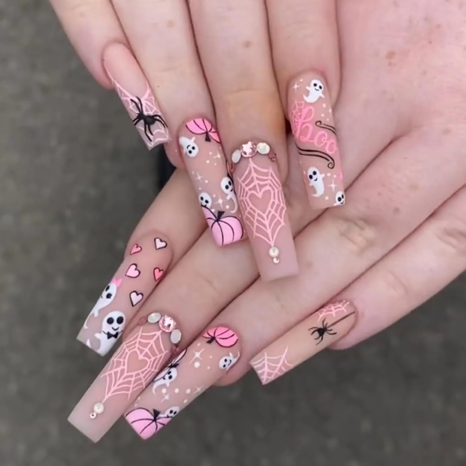 24 uñas postizas largas a presión de Halloween con diamantes de imitación, diseño de murciélago y calabaza, cobertura completa, uñas postizas rosas