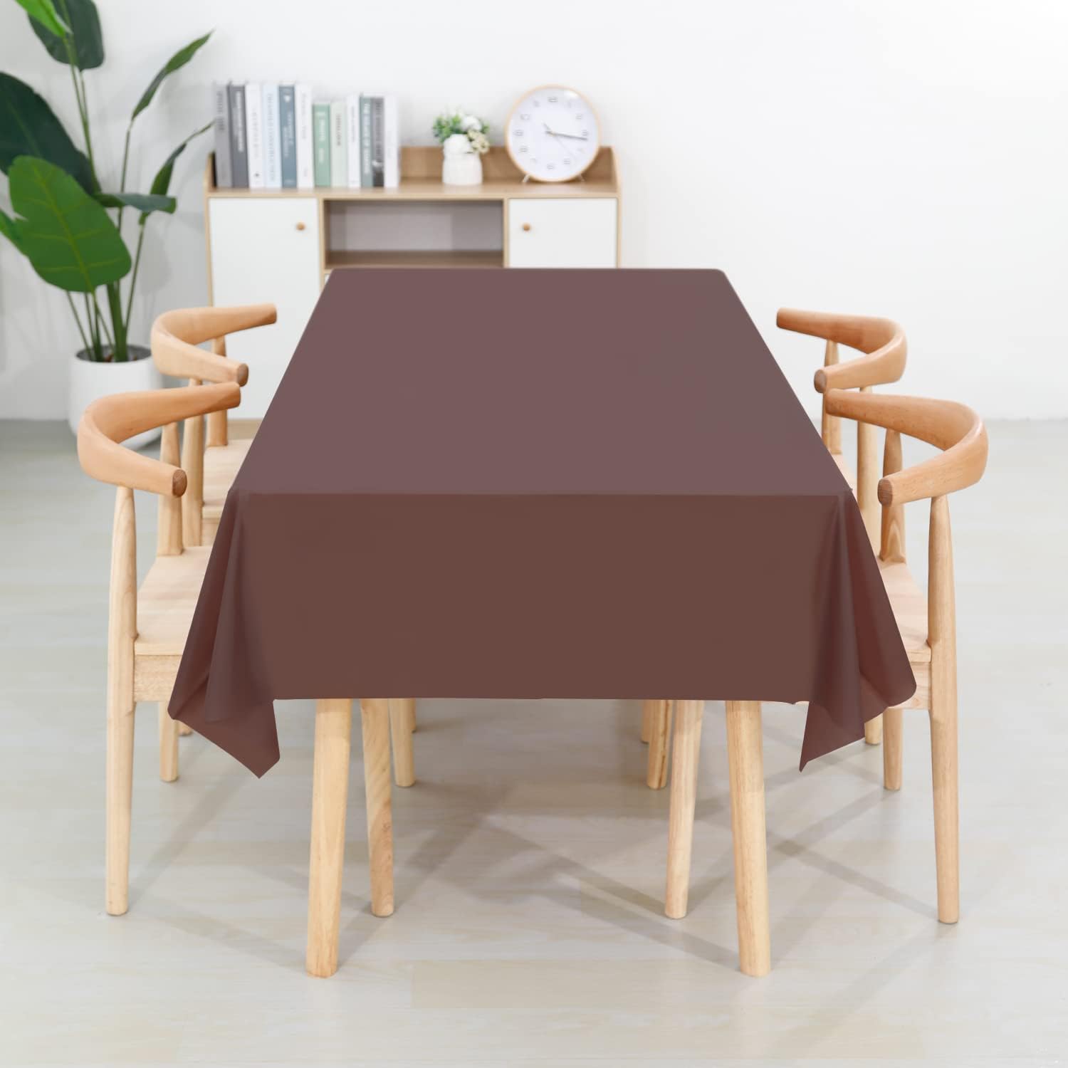 Paquete de 6 manteles de plástico desechables de alta calidad de 54 x 108 pulgadas, manteles desechables para mesas de 6 a 8 pies, interiores o