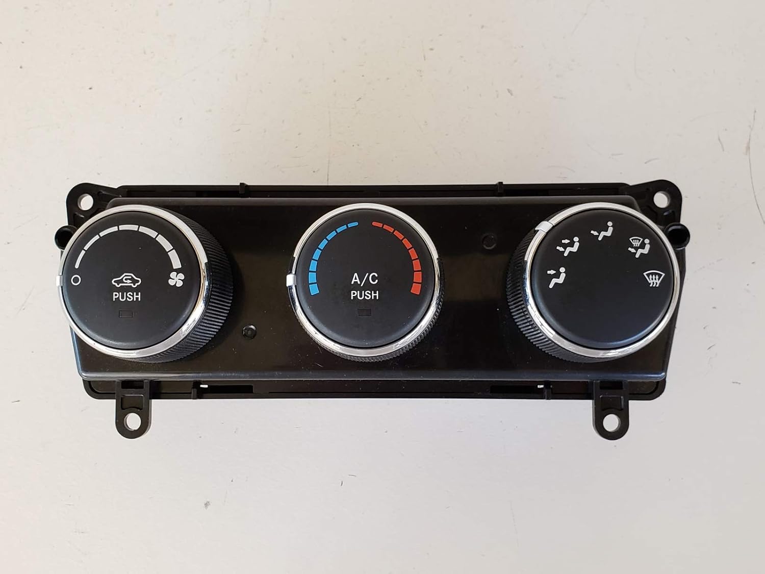 Dodge 14-17 Promaster 1500 Unidad de temperatura del panel de control climático Calentador de AC