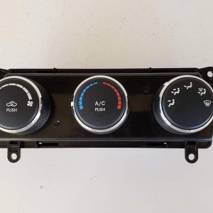 Dodge 14-17 Promaster 1500 Unidad de temperatura del panel de control climático Calentador de AC Dodge 14-17 Promaster 1500 Unidad de temperatura del panel de control climático Calentador de AC