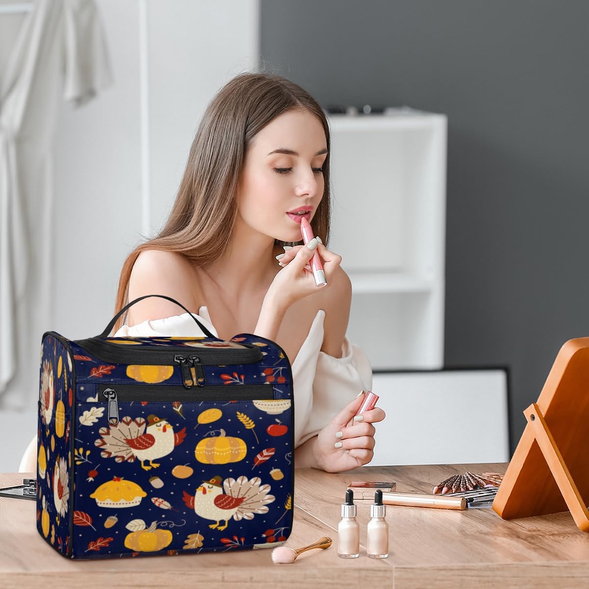 Thanksgiving Day Fun Style Toiletry Bag for Women Travel Makeup Organizer with Hanging Hook Traveling Cosmetic Bags for Toiletries Accessories