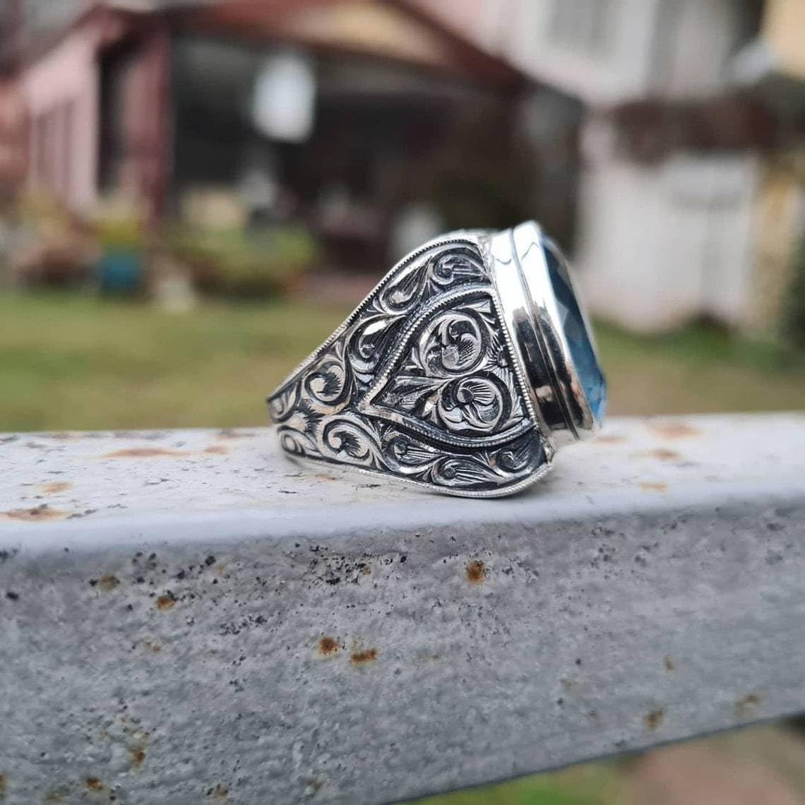 LRESJJIUJ Anillo de acero inoxidable retro con circonita cúbica de corte cuadrado, sello de piedra tallada a mano, gema de topacio azul, anillo de