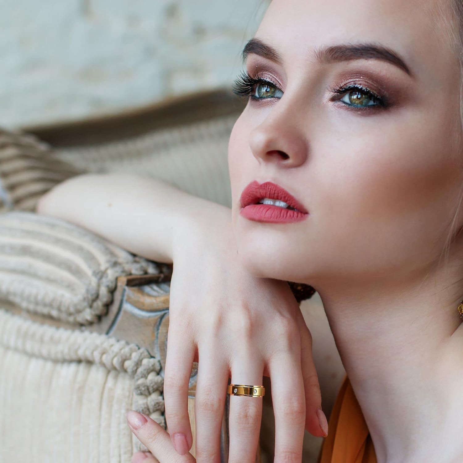 fekang Anillos de ansiedad para mujeres, anillos giratorios para aliviar el estrés, anillos giratorios para adolescentes y niñas, 4 anillos de acero