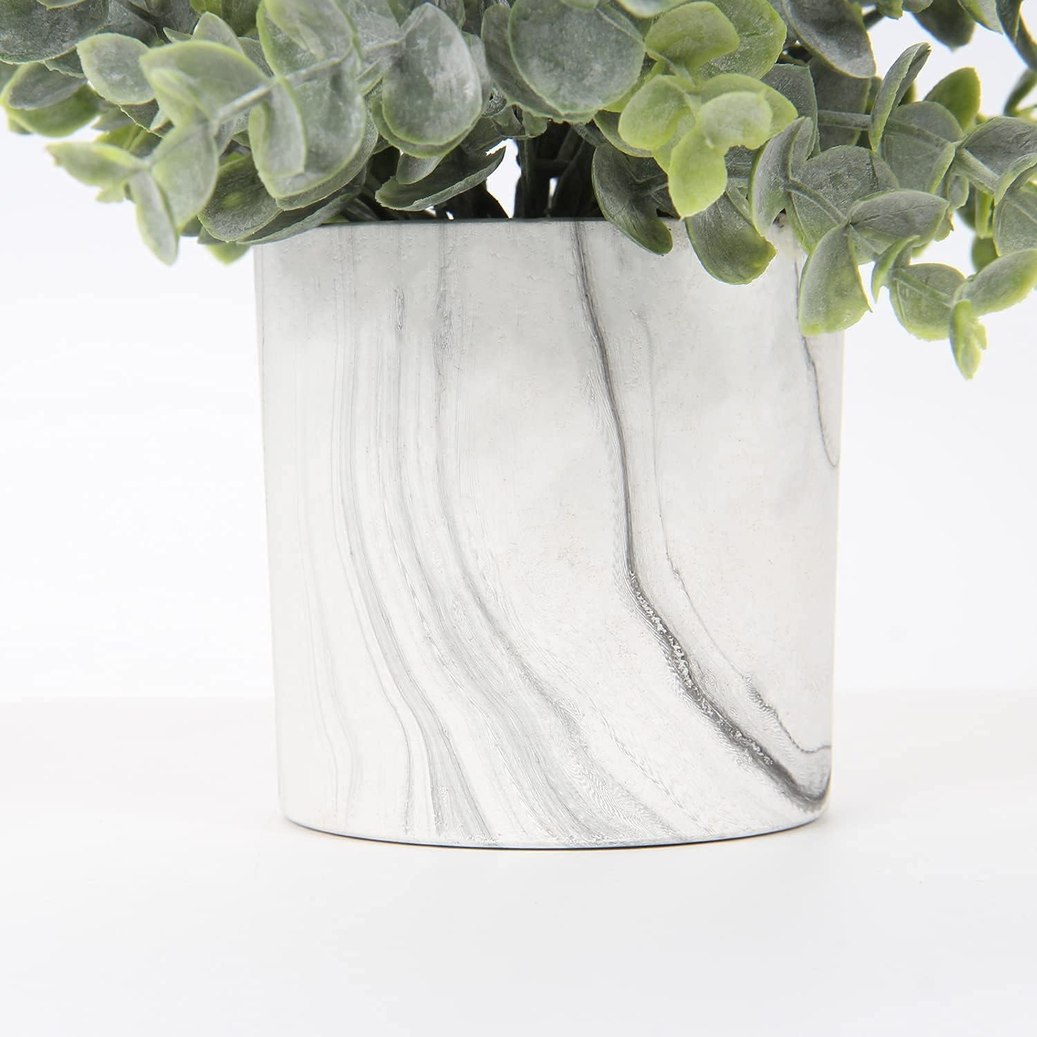 Hollyone Mini plantas artificiales en macetas, plantas falsas en macetas de mármol, 1 pieza de plástico de eucalipto, vegetación sintética para el