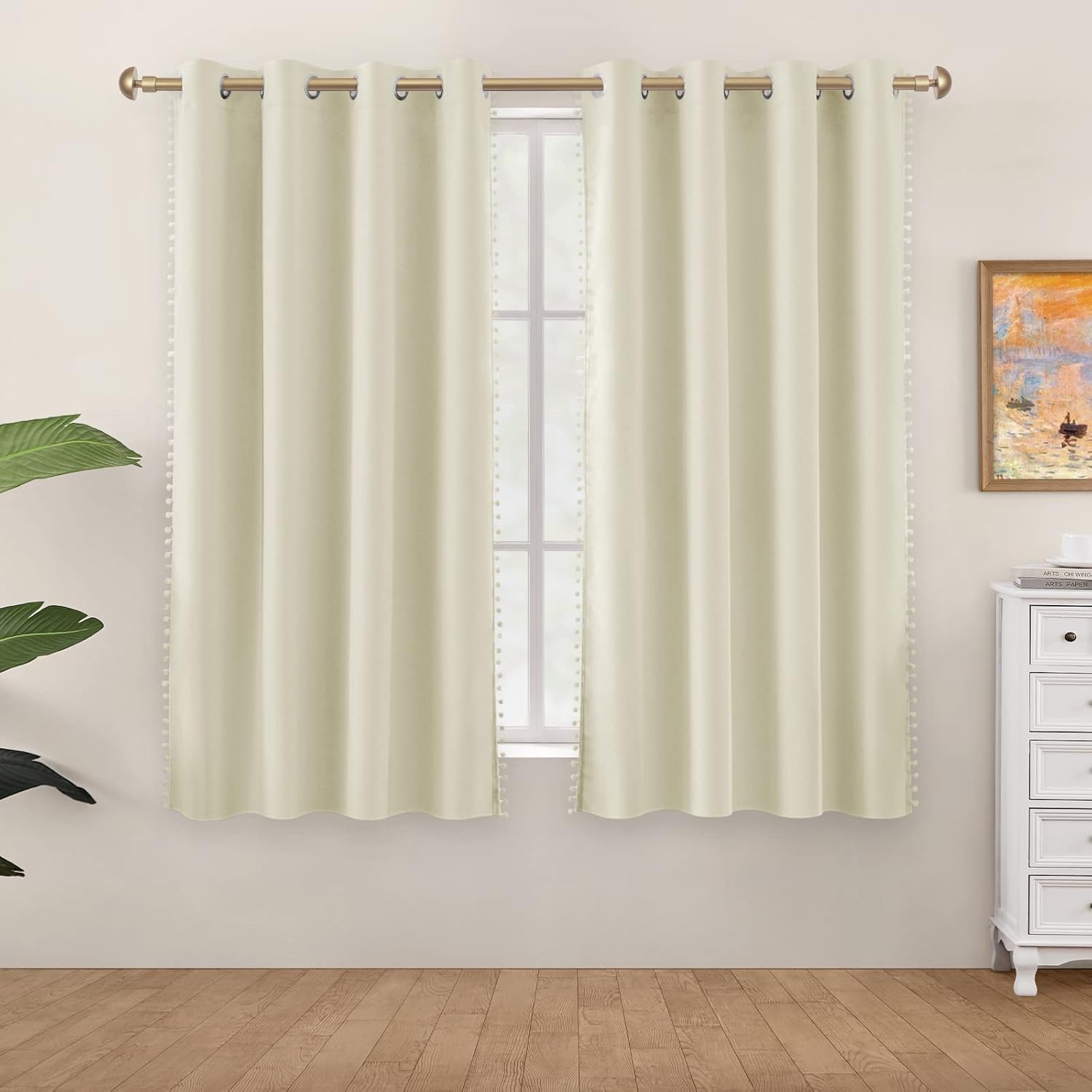 HOMEIDEAS Cortinas opacas beige con pompones de 52 x 63 pulgadas, cortinas color marfil para niños, cuarto de bebé, cortinas de oscurecimiento de