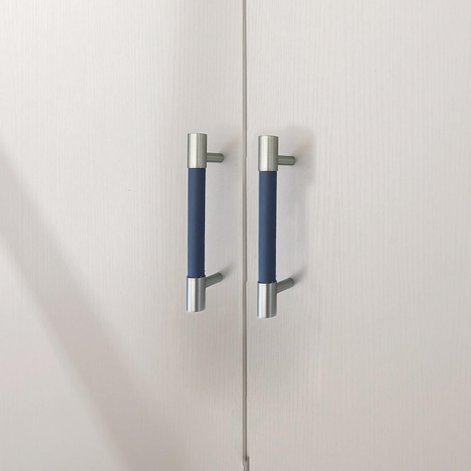 LBFEEL Tirador de cuero azul para armario, pomos de acero cepillado, accesorios modernos para muebles (perilla redonda)
