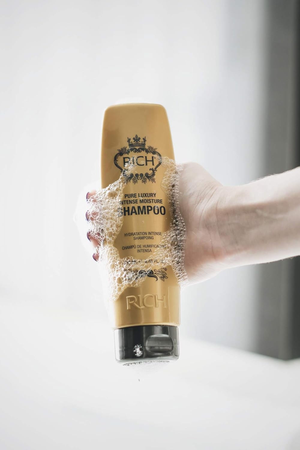 RICH Pure Luxury – Champú de humedad intensa con queratina hidrolizada y proteína de trigo para todo tipo de cabello, suavizante e hidratante, evita