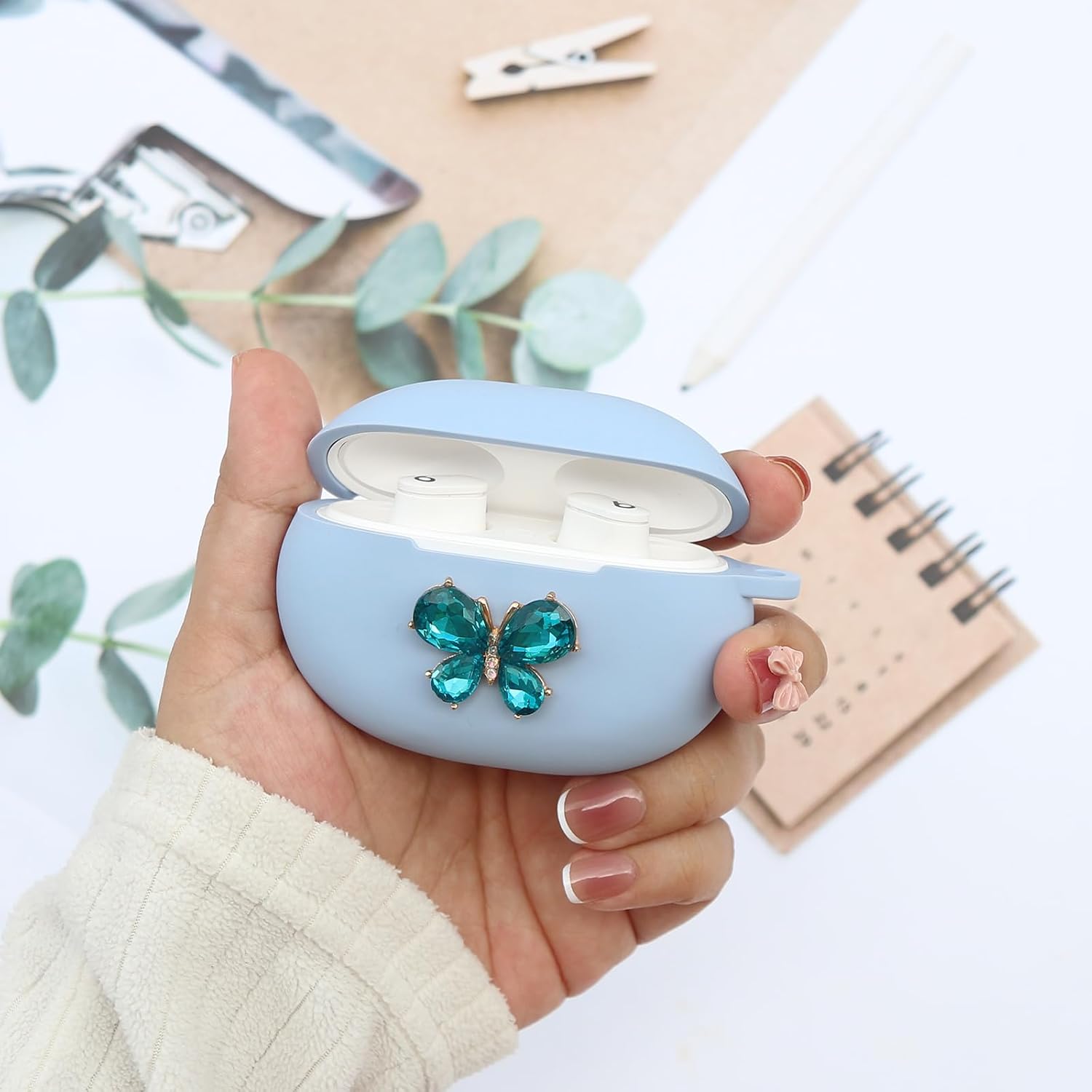 Wonhibo Bonita funda de mariposa para auriculares Beats Studio Buds, funda protectora de silicona azul claro para mujeres y niñas