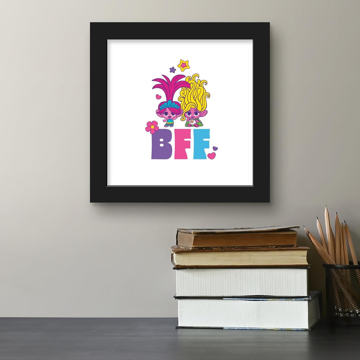 Trends International Gallery Pops Trolls Band Together – Póster de pared Tiny Trolls BFF de pared, 12.00 x 12.00 pulgadas, versión de marco negro