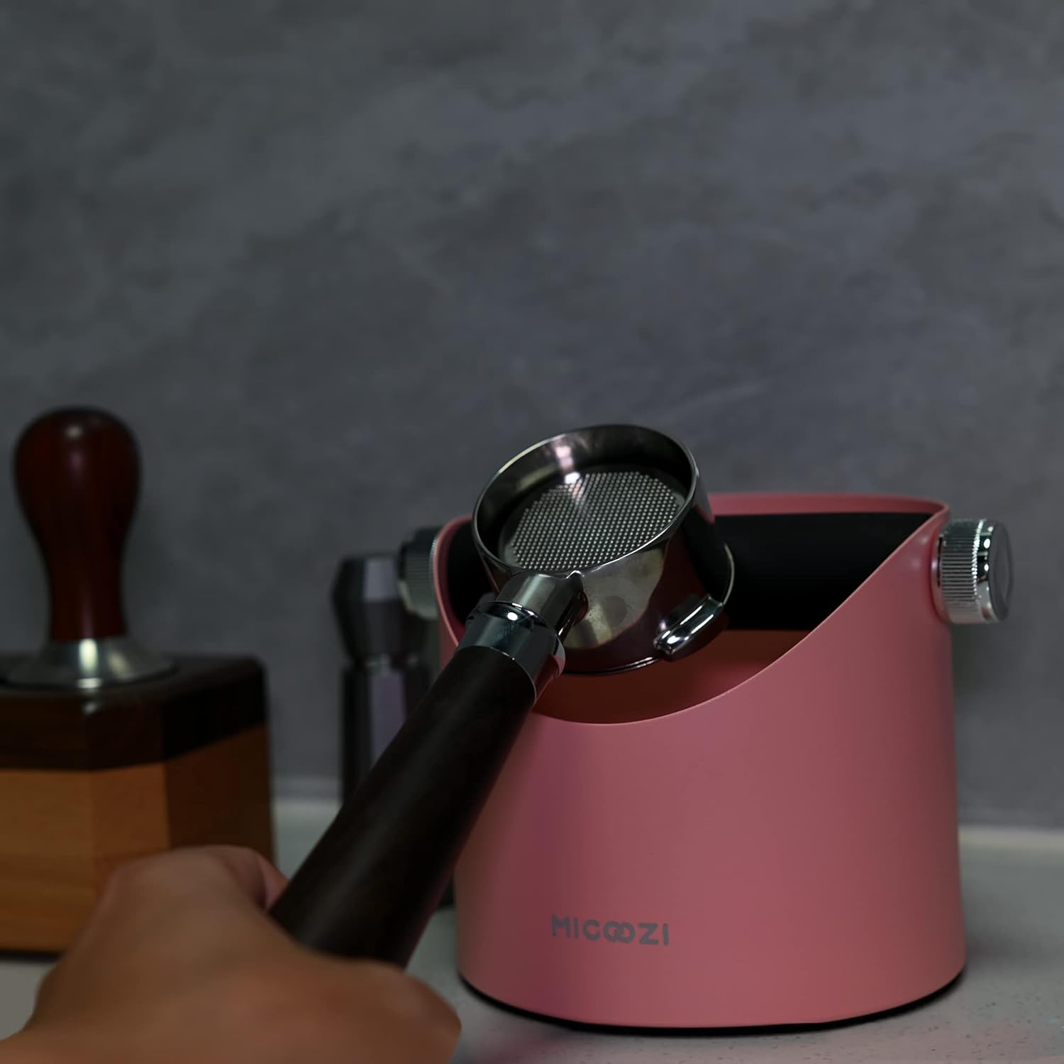 Caja de golpeo molido de espresso, cubo de metal para café, caja profesional para café expreso con barra extraíble y base antideslizante (rosa)