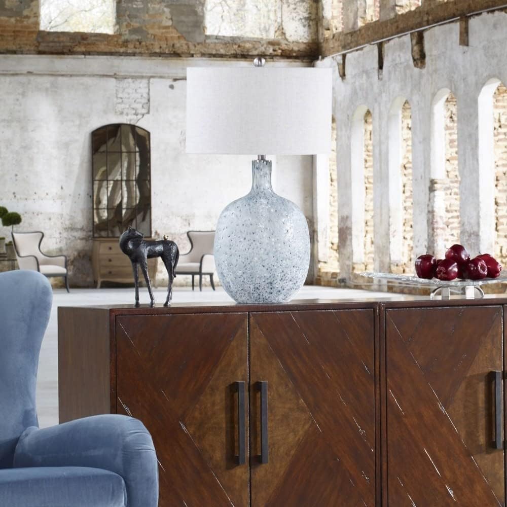 Uttermost Oceaonna – Lámpara de mesa de cristal esmaltado azul y blanco envejecido
