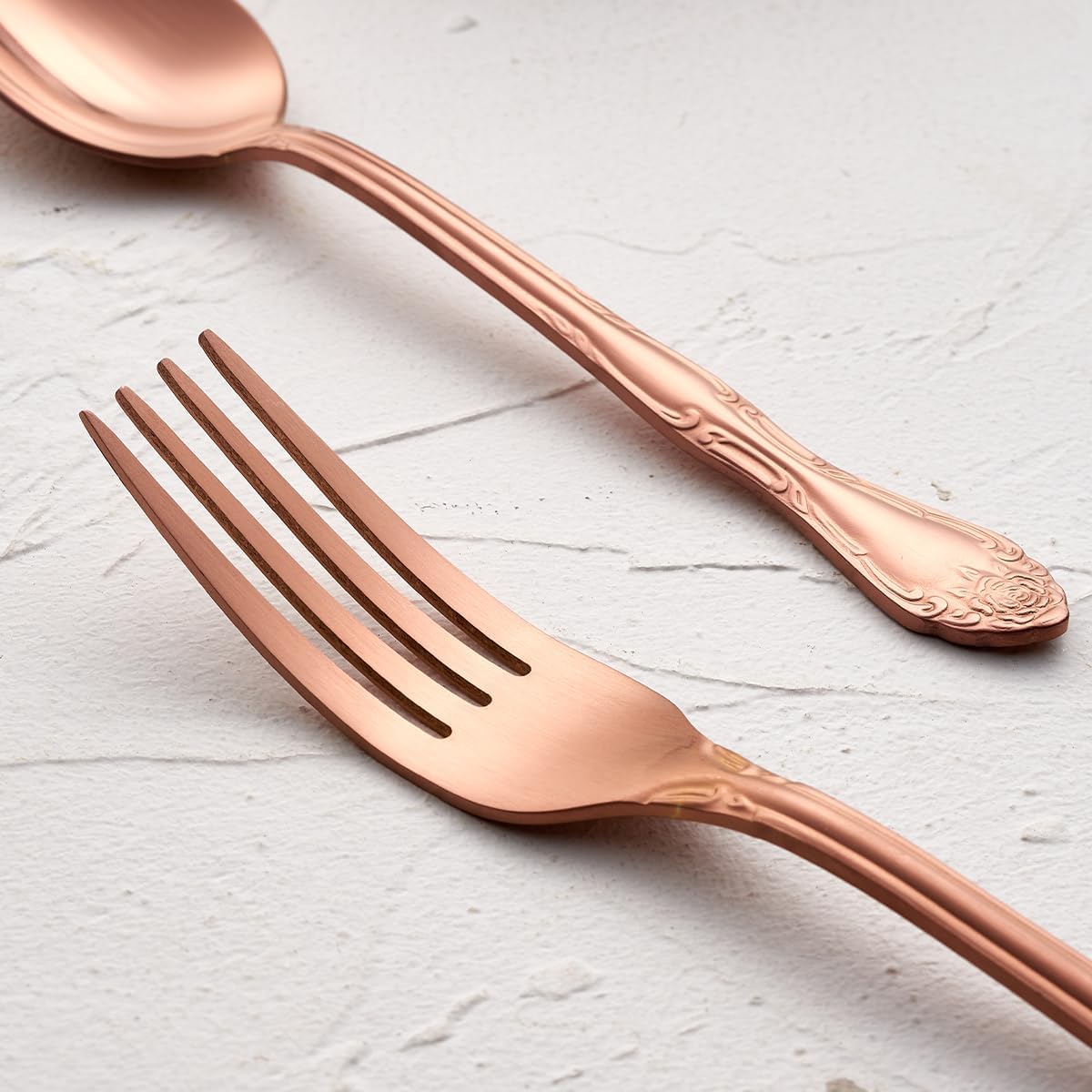 Tenedores de postre de oro rosa mate, tenedores de acero inoxidable con acabado satinado, juego de 6 tenedores para ensalada, diseño de patrón rosa,