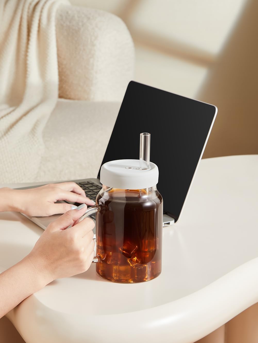 Sweejar Vasos para beber con tapa de silicona y popote de vidrio, taza de vidrio con asa, taza de café helado, botella de agua de vidrio con pajita,