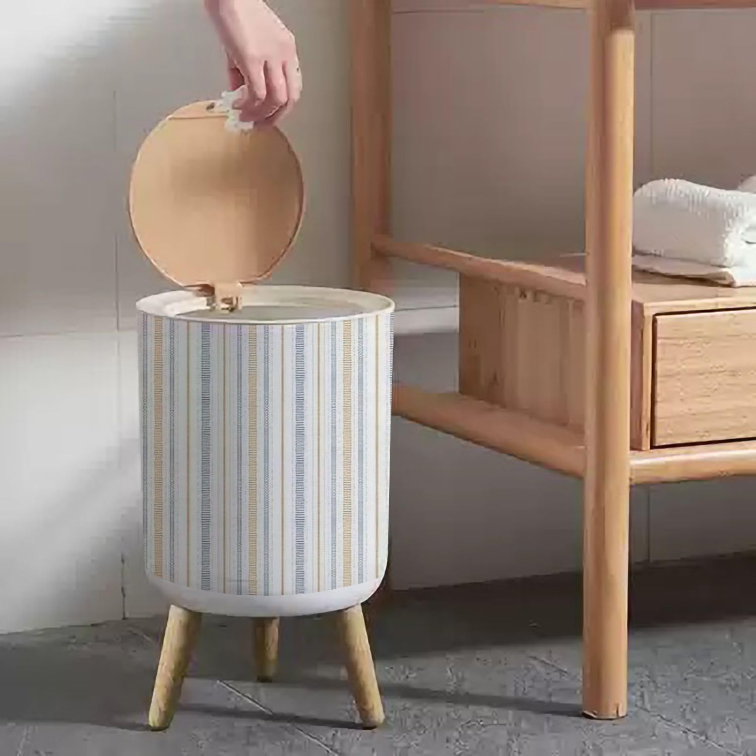 Bote de basura pequeño con tapa para baño, cocina, oficina, pañal sin costuras, diseño de rayas de cocina francesa, patrón de tela, estampado azul,