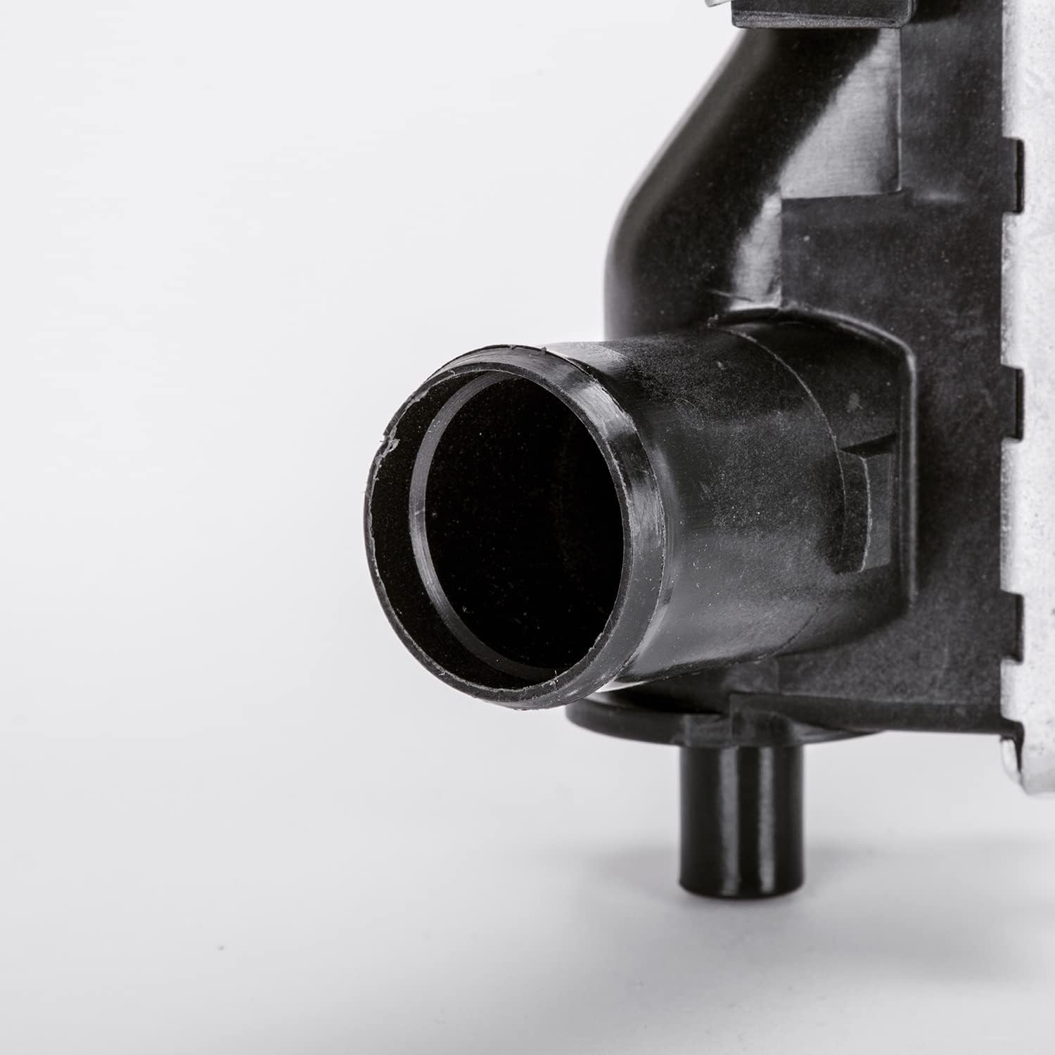 TYC 2408 Radiador de repuesto para Mazda 626