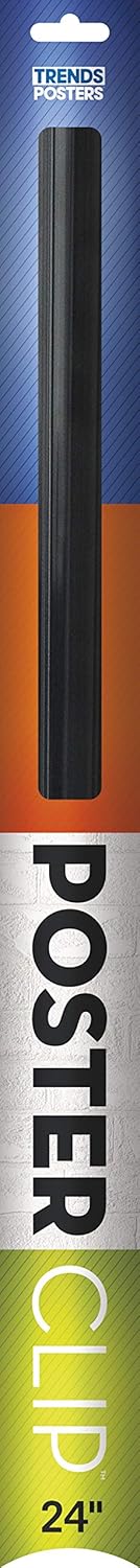 Trends International Marvel The Marvels – Póster de pared de Capitán Marvel, 22.37 x 34.00 pulgadas, paquete de póster y clip prémium