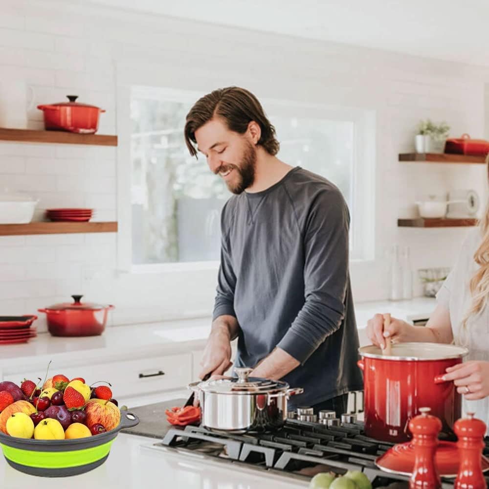 HOWOON Basket Collapsible Colander Set of 2 Round Silicone Kitchen Strainer – 1 large small Perfect for Draining Pasta, Vegetable and fruit (Green)