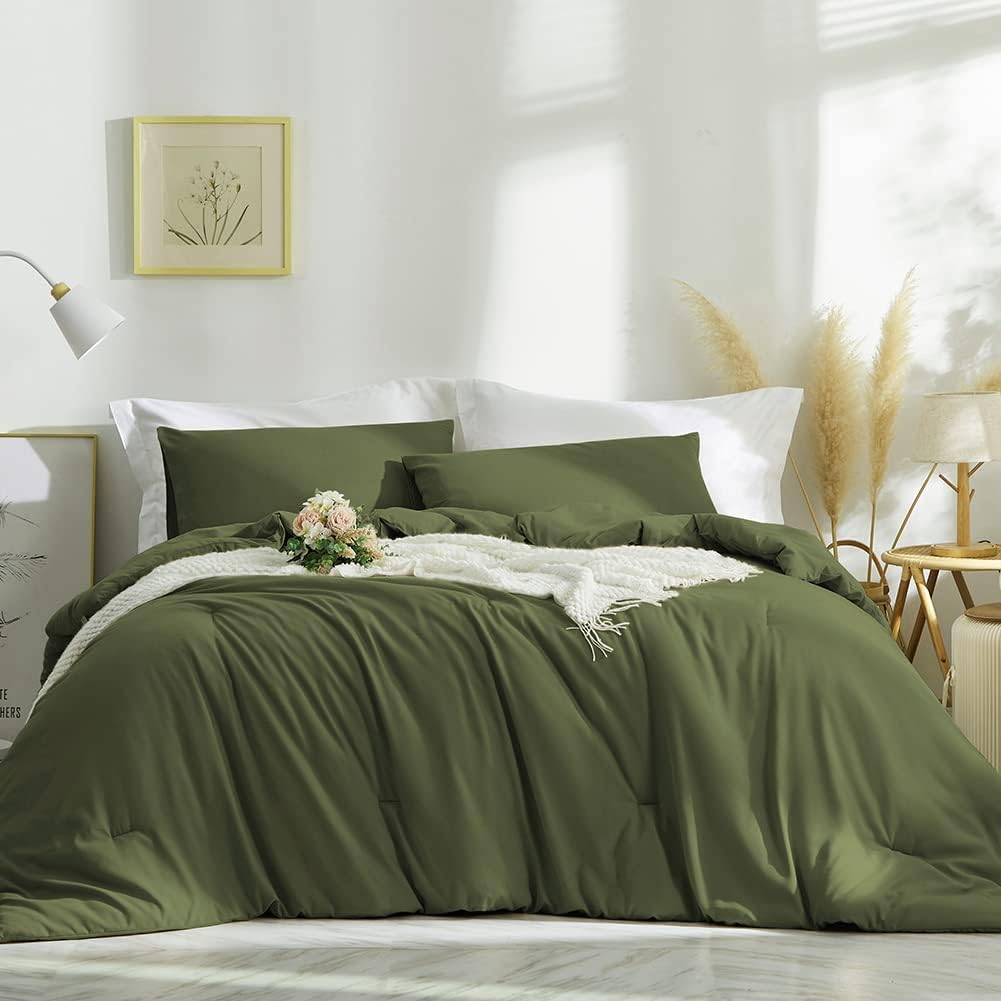 Nayoroom Juego de edredón verde oliva, tamaño individual, juego de ropa de cama de 2 piezas de microfibra suave y ligera para niños y adolescentes