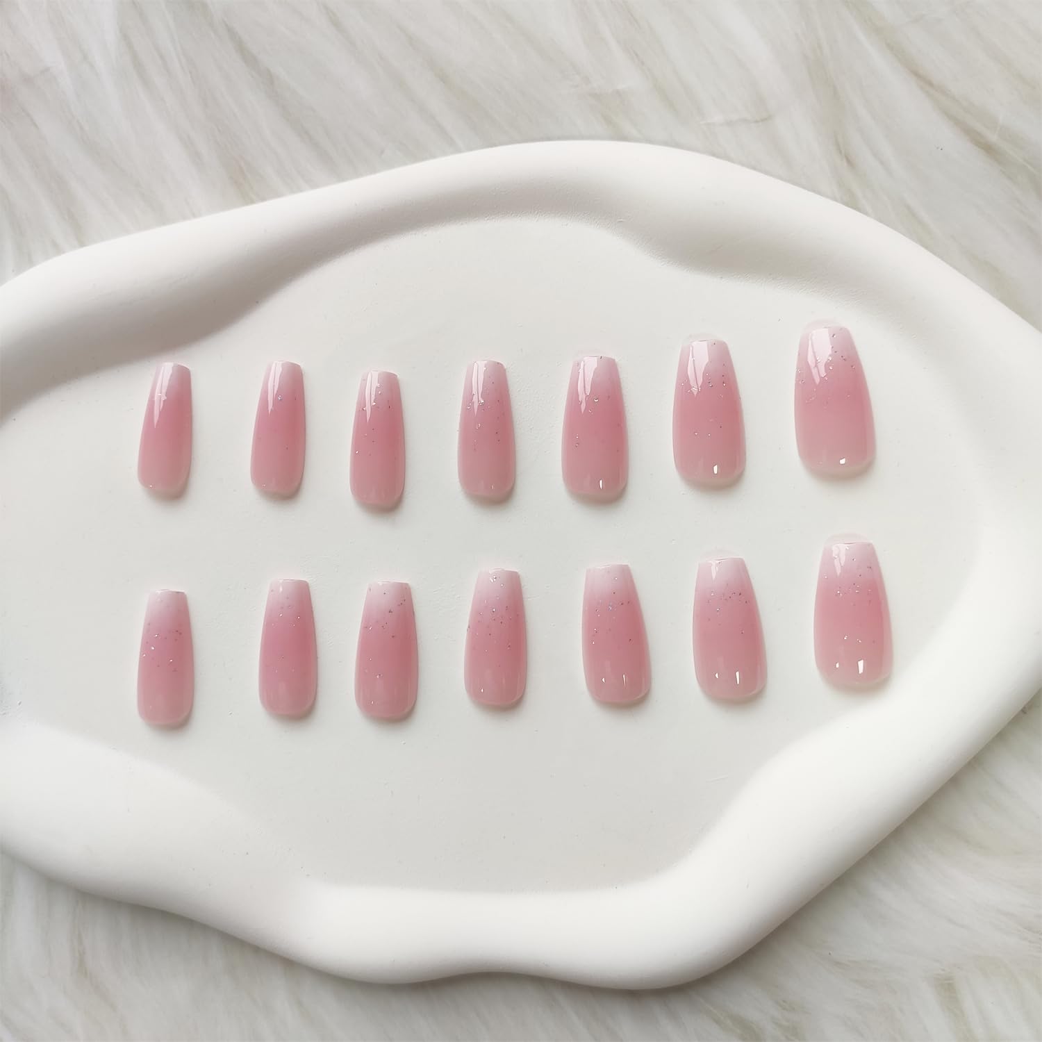 Uñas postizas rosadas a presión de longitud media, uñas postizas de ataúd con diseños de brillantina, uñas acrílicas nude, uñas con pegamento