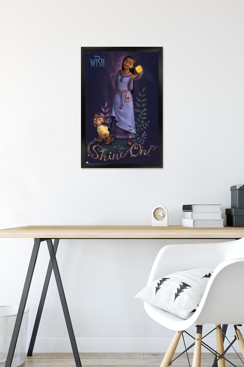 Trends International Disney Wish – Póster de pared Asha, 14.72 x 22.37 pulgadas, versión enmarcada en negro