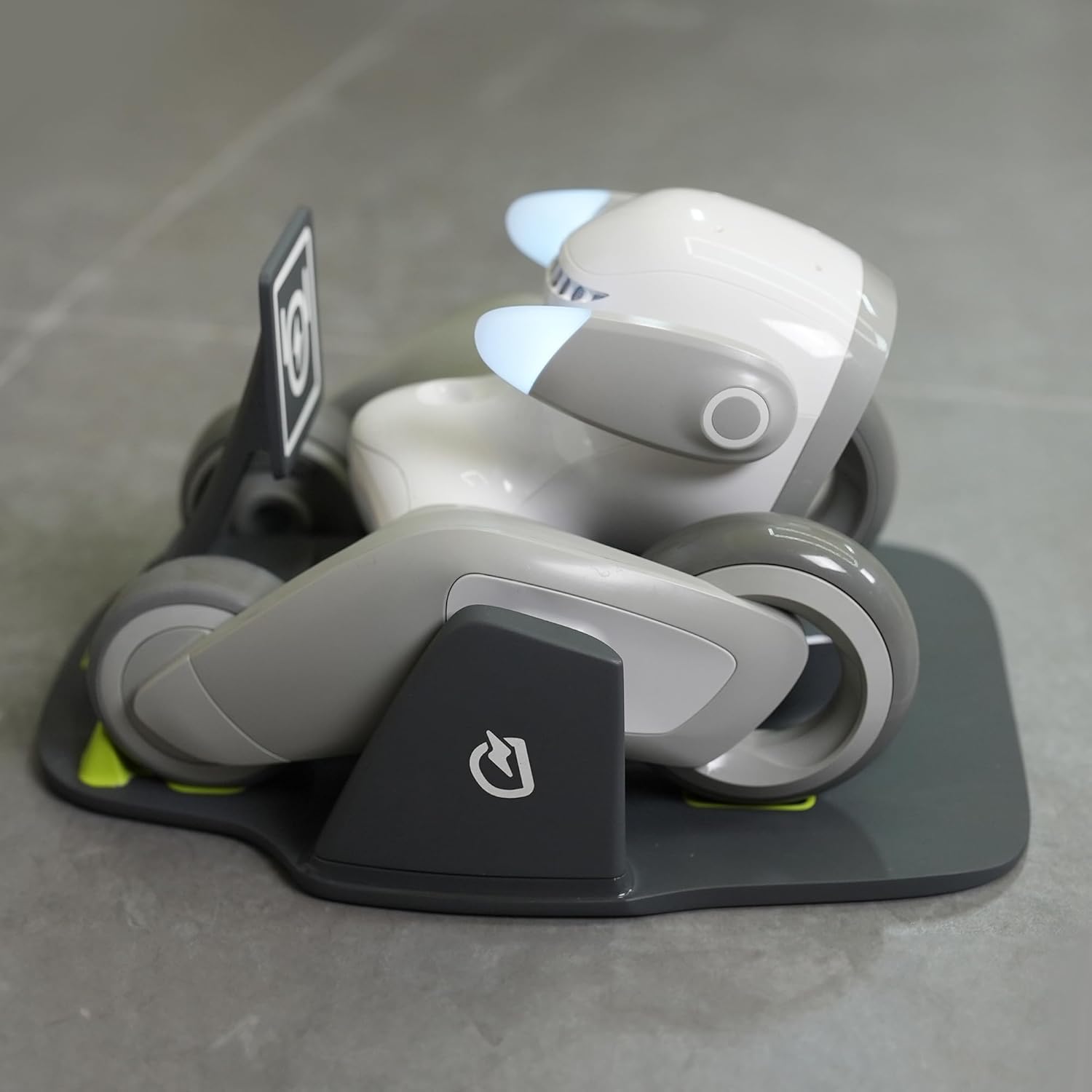 Loona Base de carga el robot inteligente más avanzado para mascotas – Chat GPT habilitado con comando de voz y reconocimiento de gestos – Los