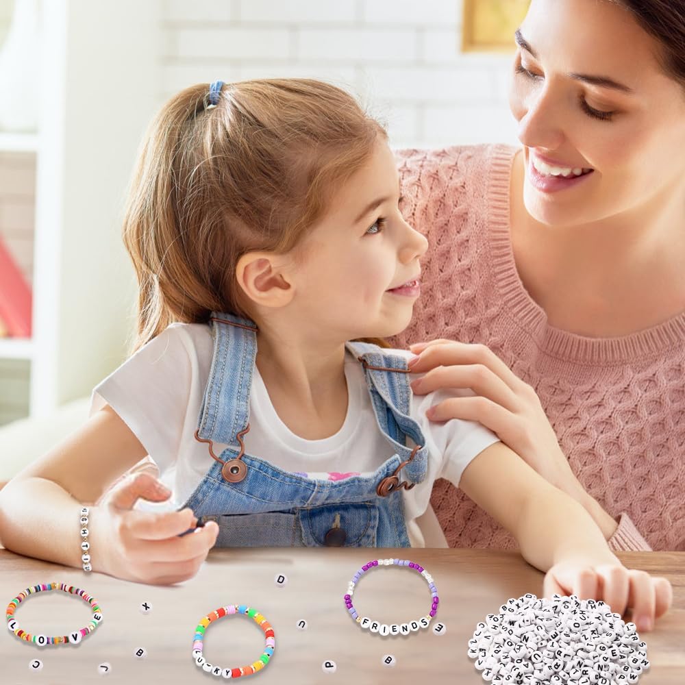 1000 cuentas redondas de letras de 0.157 x 0.315 pulgadas, cuentas acrílicas blancas del alfabeto, pulseras de la amistad, cuentas de letras con