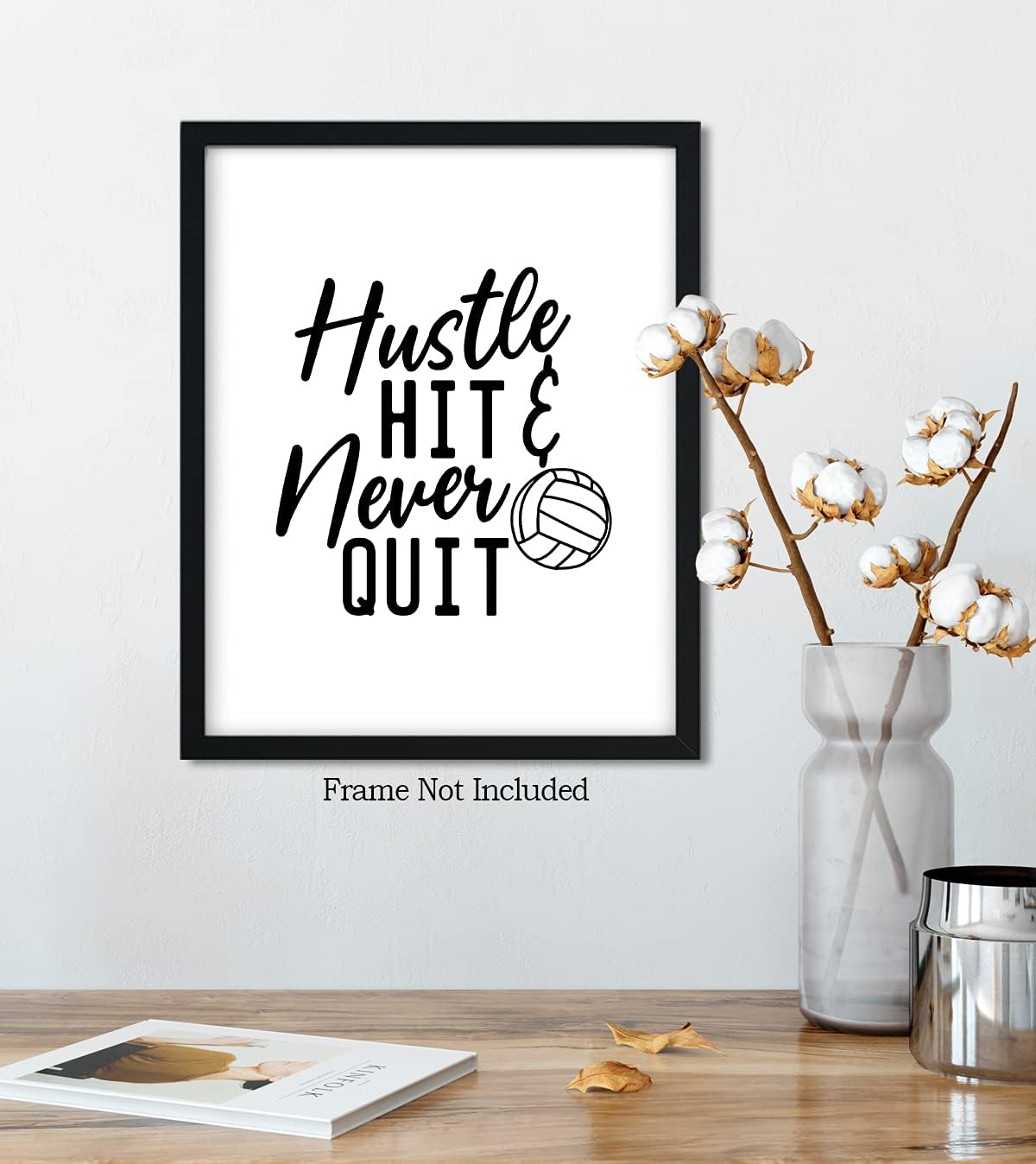 Hustle Hit & Never Quit – Arte de pared con cita motivacional de voleibol con un fondo blanco, obra de arte sin marco impresa en papel fotográfico