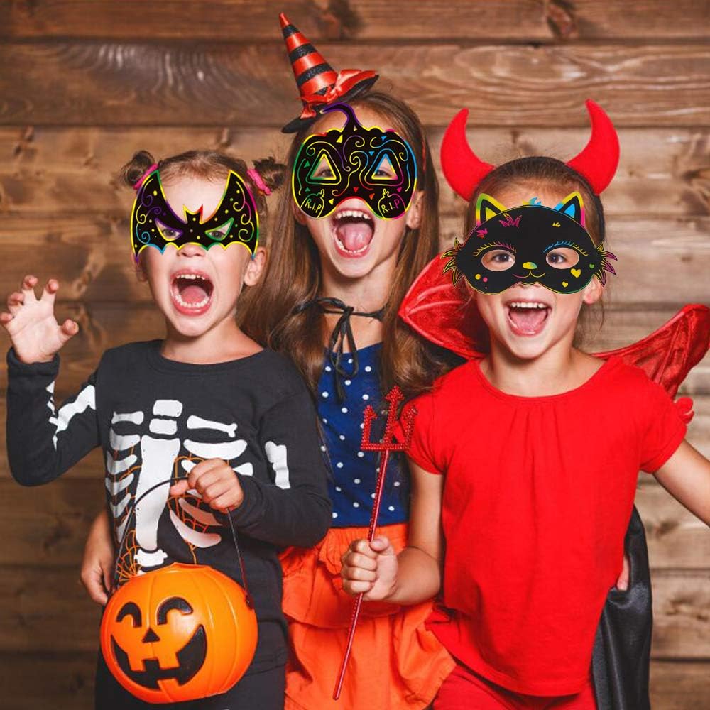 CCINEE 36 máscaras de papel para rascar de Halloween, mágicas máscaras artísticas para raspar con cordones elásticos y lápiz capacitivo de madera