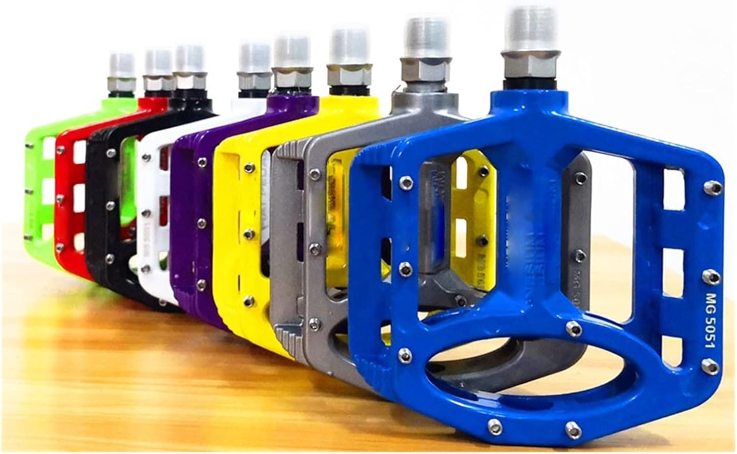 XENITE Pedales de bicicleta de carretera de aleación de magnesio Ultraligero MTB Cojinete Bicicleta Pedal Piezas Accesorios 8 Color Pedales