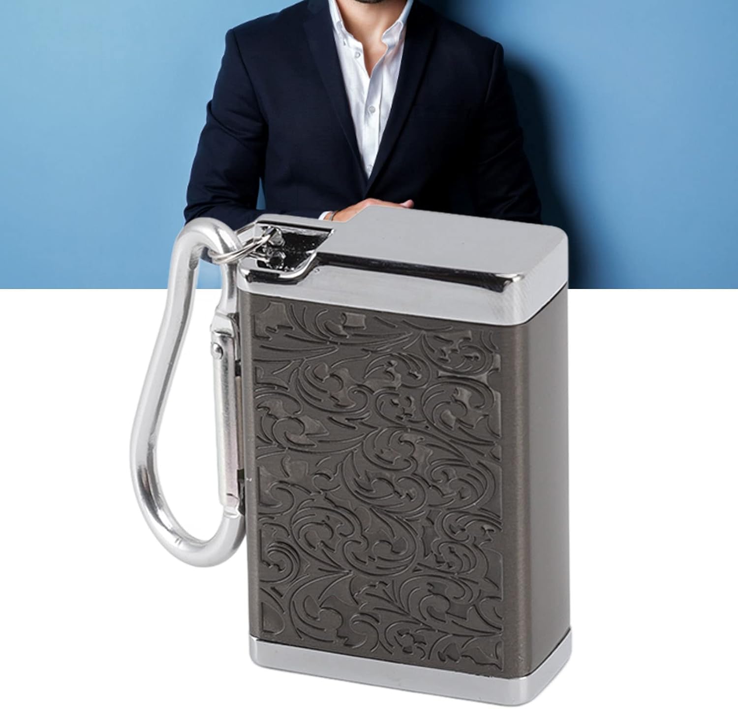 Caja de ceniza de cigarrillos en relieve Patrón de aleación de aluminio Cenicero de bolsillo (negro)