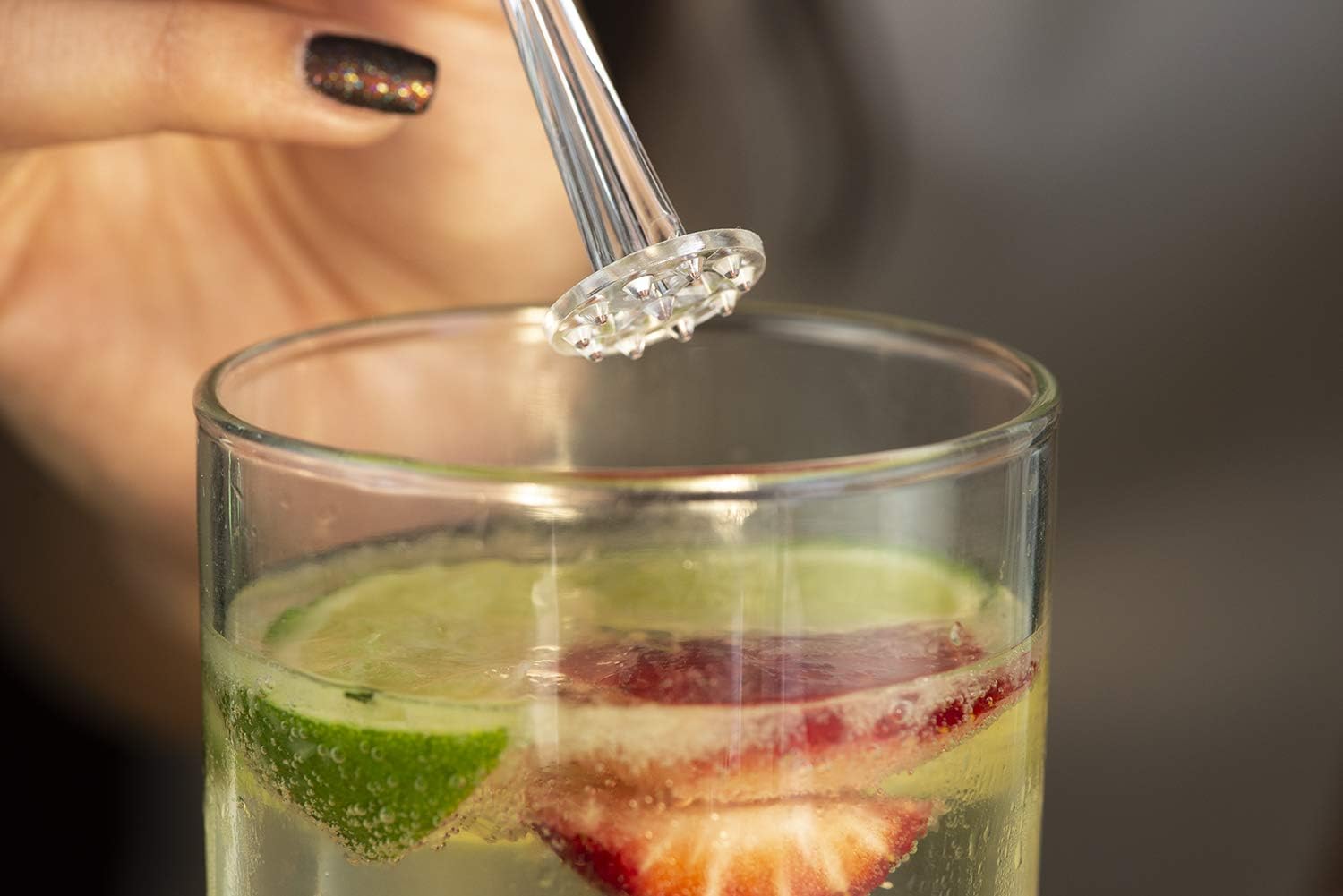 Swizzle Lemon Muddler para cócteles y bebidas de té helado (paquete de 25) (transparente, 4.331 in pequeño)