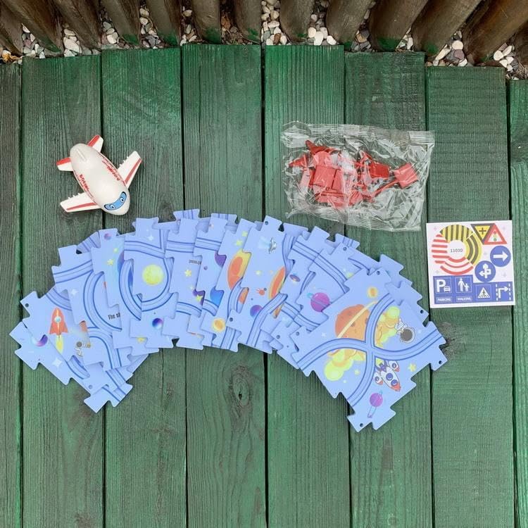 PowerTRC Rompecabezas de coche de ferrocarril de plástico con un avión y señales de tráfico  Montessori educativo imaginativo aprendizaje