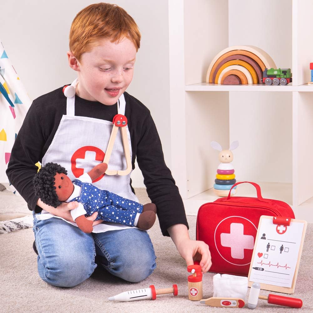 Bigjigs Toys Juego de médicos para niños, juego de médicos de madera de 10 piezas con estetoscopio para niños, termómetro, medicina y más en estuche