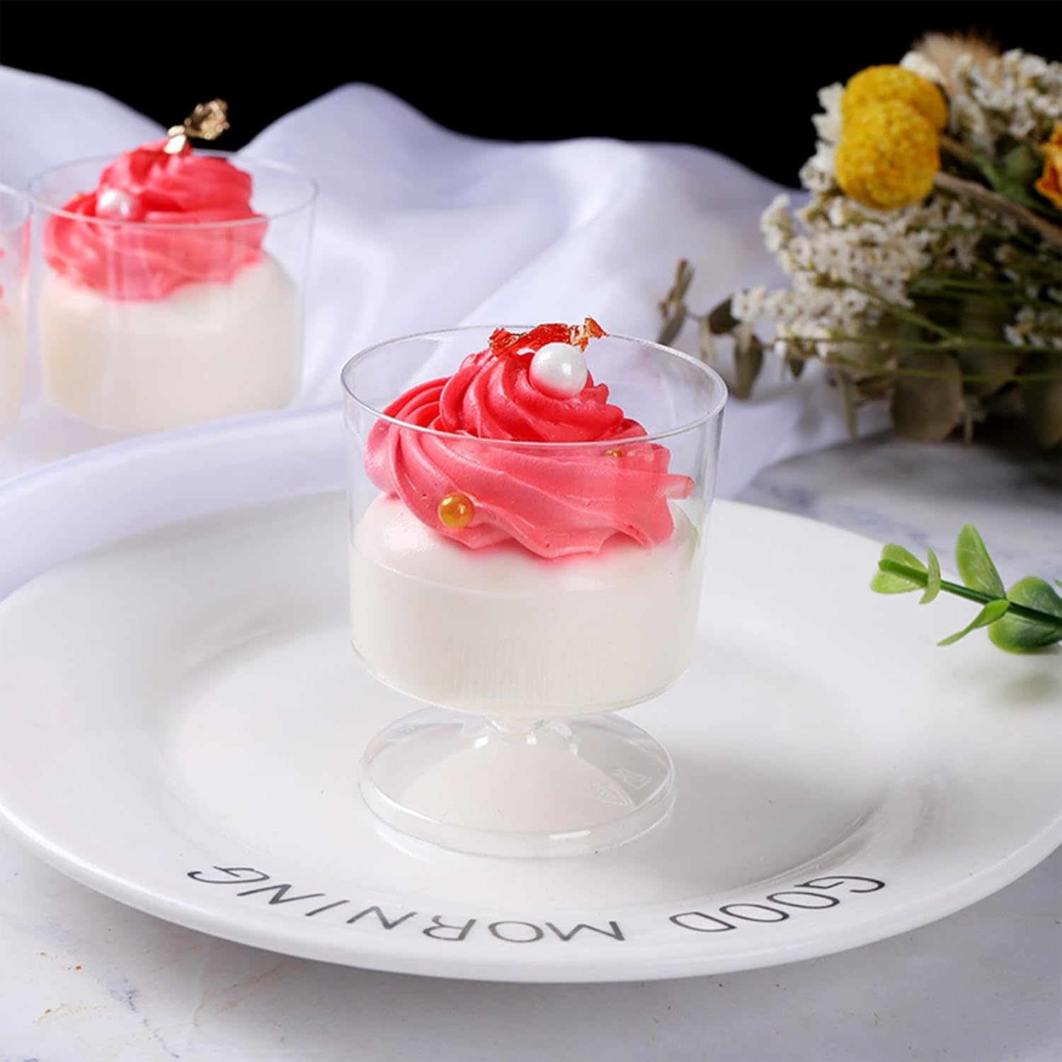 Paquete de 100 tazas de postre de plástico transparente con cucharas, tazas de mousse de 2 onzas, tazas de parfait transparentes, tazas de postre