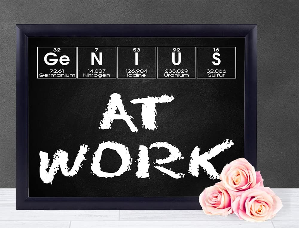 Genius At Work – Póster científico divertido sin marco, 14 x 11 pulgadas, arte químico, ideal para laboratorio de ciencias, dormitorio de