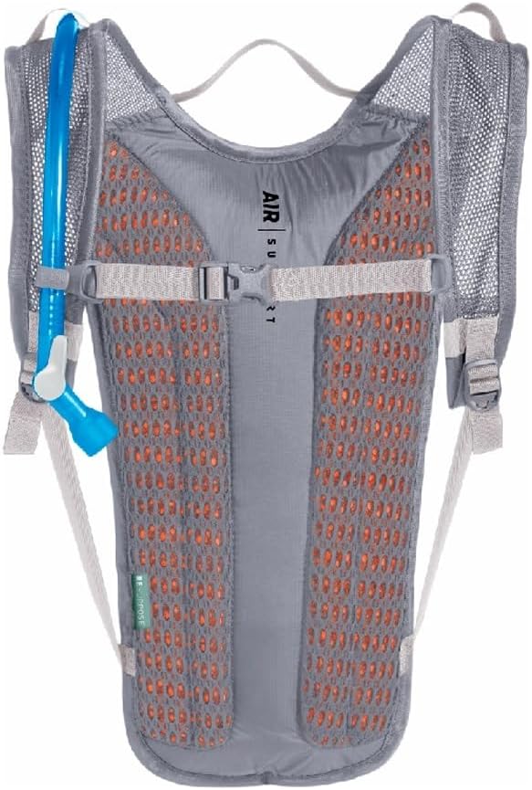 CamelBak Paquete de hidratación para bicicleta ligera clásica de 70 oz