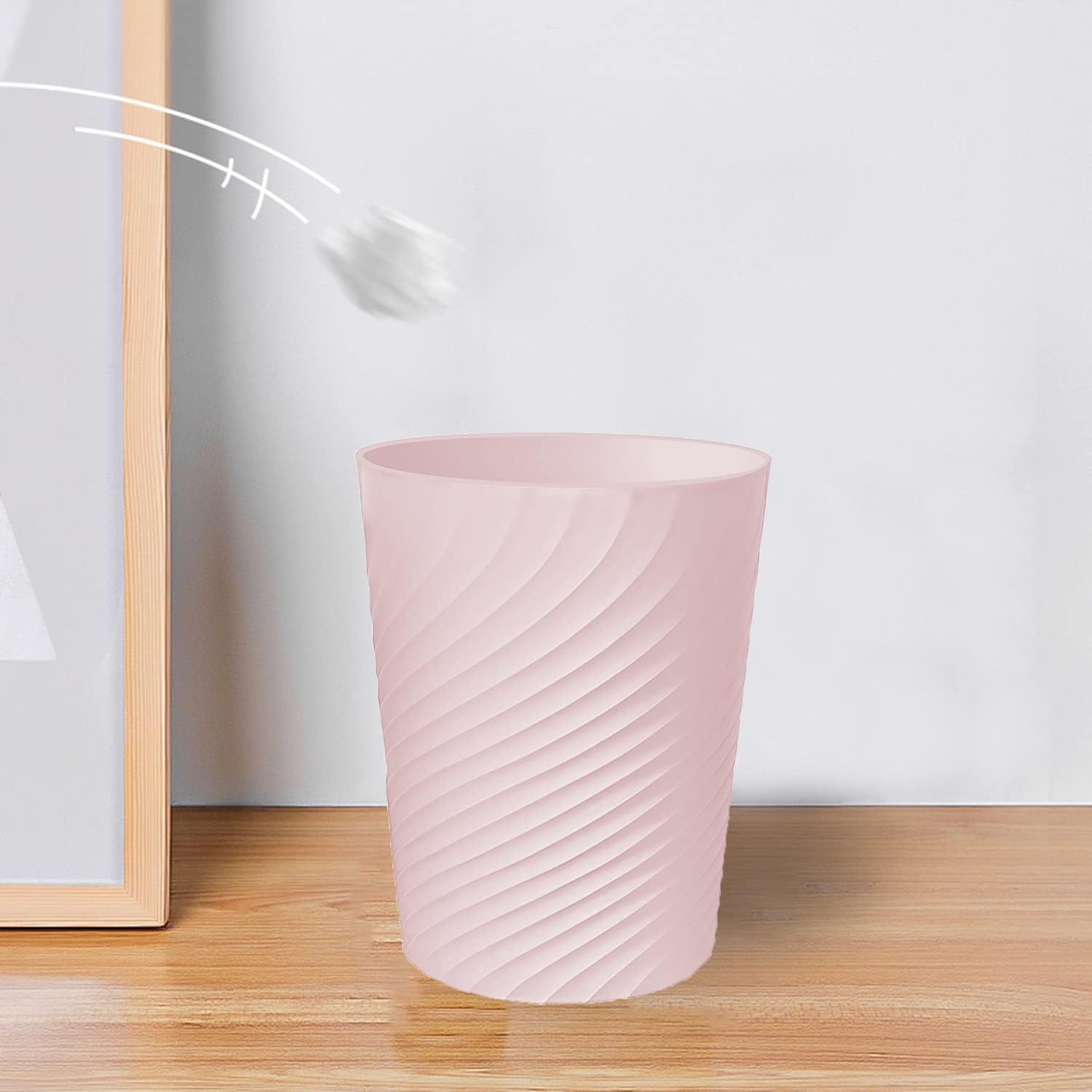 DAJITRE Cubo de basura pequeño de 1.8 galones, papelera de reciclaje de perfil delgado para espacios compactos, baño, oficina, dormitorio, cocina