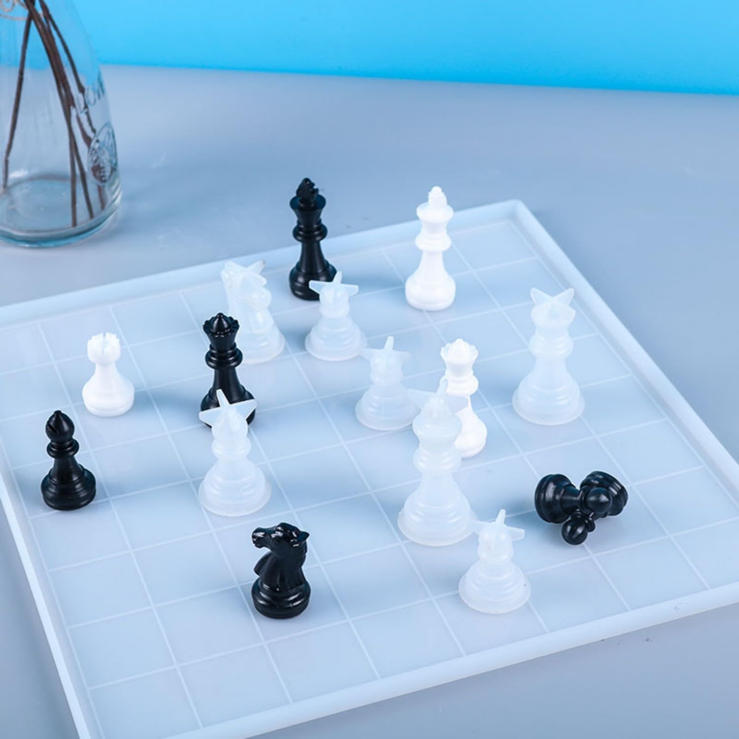 Juego de moldes de resina de ajedrez, 1 molde de silicona para tablero de ajedrez y 16 moldes epoxi de ajedrez 3D de tamaño completo y molde de