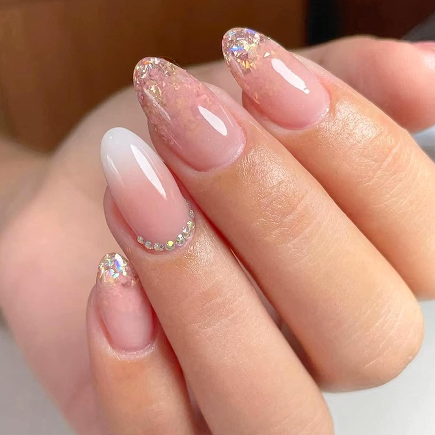 Uñas postizas a presión ovaladas medianas, uñas postizas artificiales con diseño de lentejuelas de diamantes de imitación, cobertura completa,