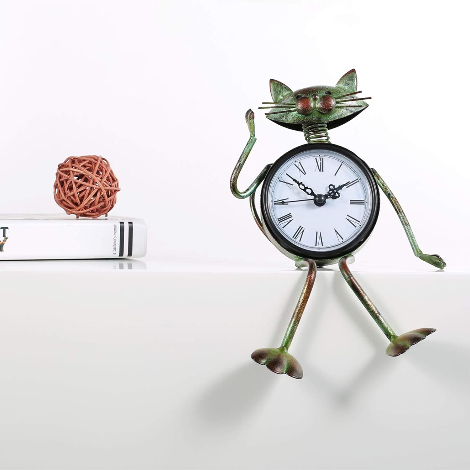 HUIOP Reloj de gato hecho a mano, estilo vintage, de metal, de hierro, estatuilla de gato, reloj de mesa silencioso, práctico reloj con batería AA