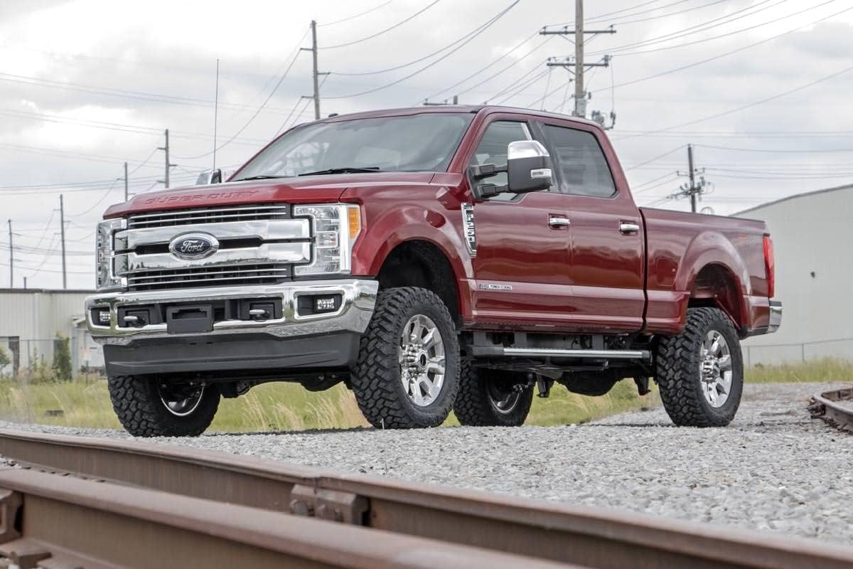 Rough Country Kit de elevación de 3 pulgadas para Ford F-250 Super Duty 2017-2022  Diesel – 50221