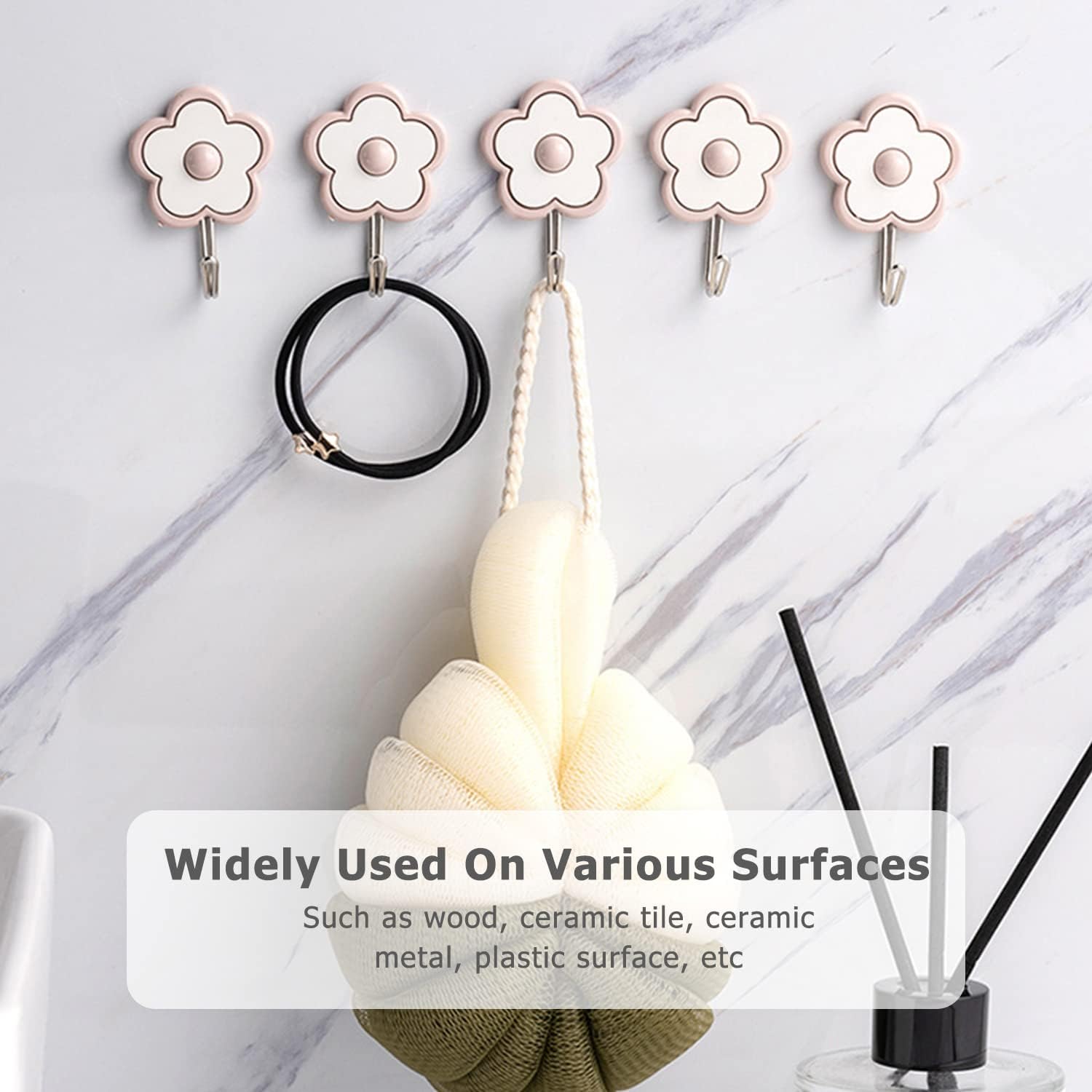 LilyBeauty Paquete de 5 Lindos ganchos de utilidad Floret resistentes hasta 5 libras, impermeables y a prueba de aceite. Llave para colgar. Se pega