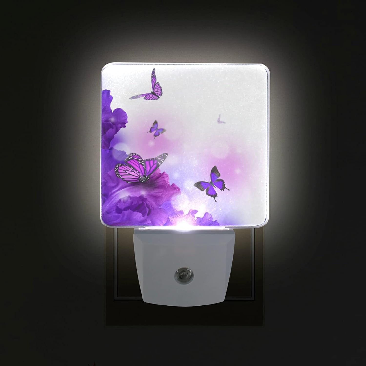 ALAZA Juego de 2 luces de noche de flores moradas, tulipán de mariposa, luces LED de noche enchufables automáticas del atardecer al amanecer,
