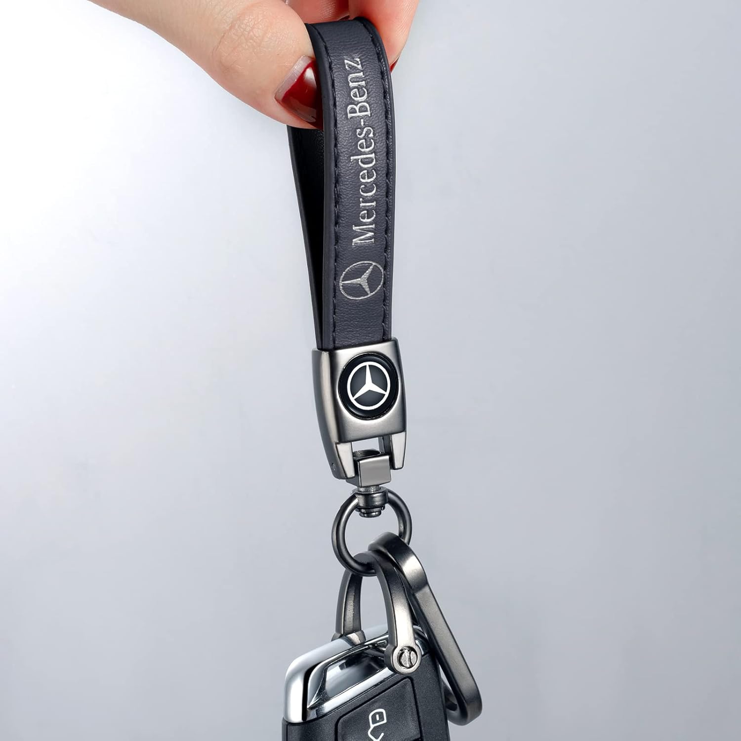 Tcuisuy Llavero de cuero genuino para Mercedes Benz A C E S Class Series GLK CLA GLA GLC GLE CLS SLK AMG Series Llavero para hombres y mujeres,