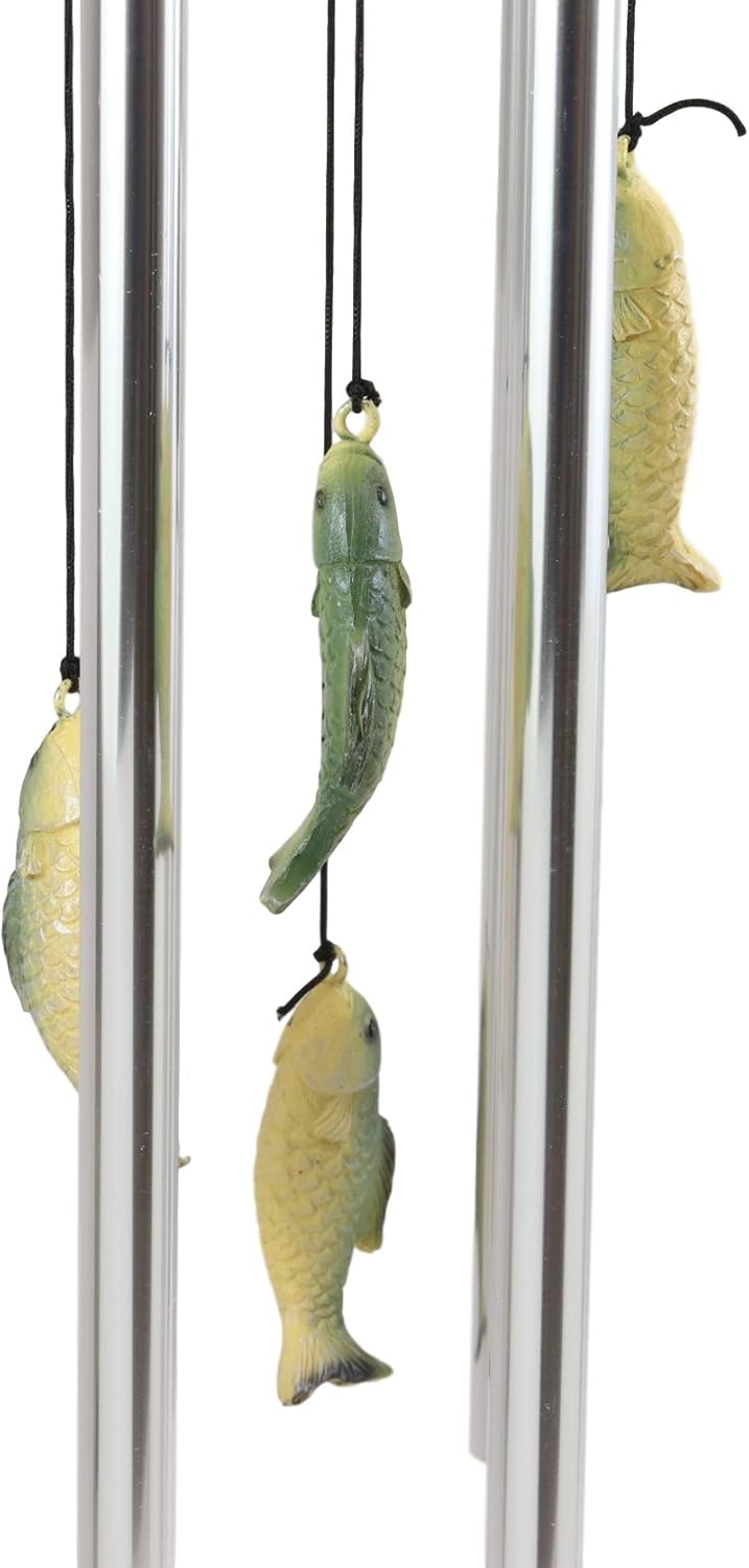 Ebros Gift Figura rústica de Hillbilly de pesca de campo occidental con caña y bajo, figura de corona, campanilla de viento resonante con peces