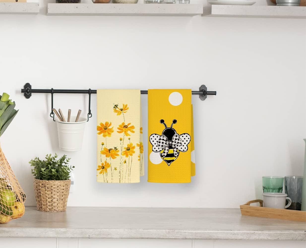Juego de 2 paños de cocina suaves de 16 x 24 pulgadas, diseño de margaritas amarillas y abejas de miel, toallas de mano para cocina