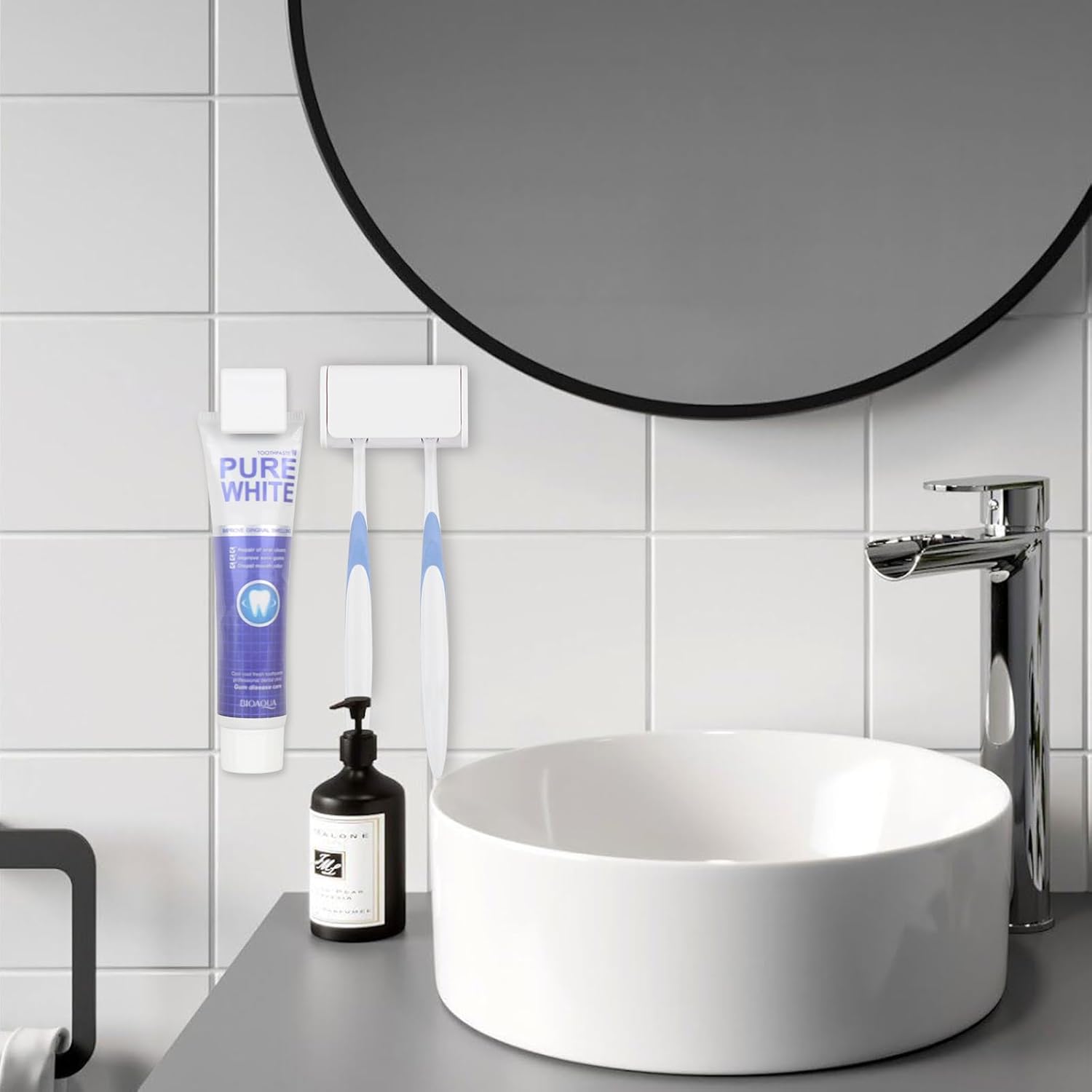 Soporte para cepillos de dientes montado en la pared con cubierta para baño, 2 ranuras organizador de almacenamiento de cepillos de dientes para