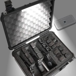 Case Club 3 pistolas y accesorios y hasta 23 cargadores precortados estuche impermeable con gel de sílice para ayudar a prevenir el óxido de la Case Club 3 pistolas y accesorios y hasta 23 cargadores precortados estuche impermeable con gel de sílice para ayudar a prevenir el óxido de la